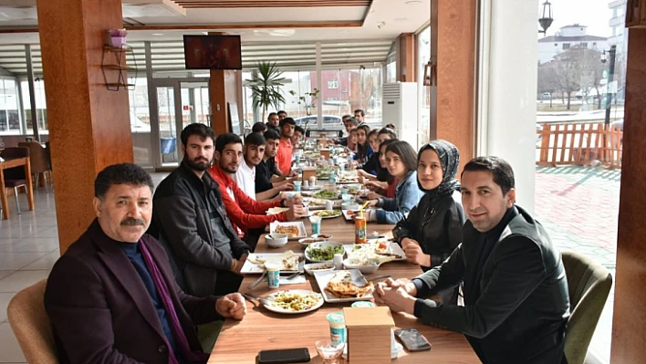 İl Müdürü Eren sporcular ile bir araya geldi
