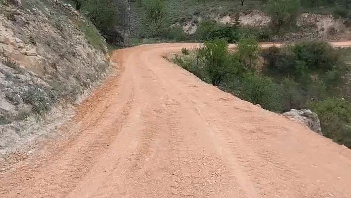 İl Özel İdaresi stabilize yol çalışmalarına devam ediyor