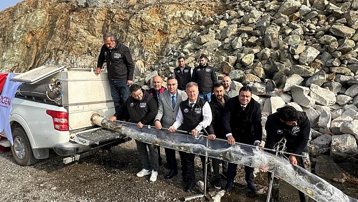 Karakaya Baraj Gölü'ne yavru balık bırakıldı