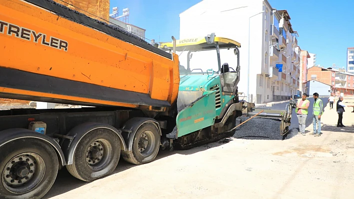 Kültür Mahallesi'nde yollar yenileniyor
