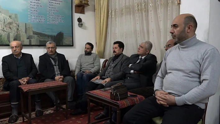 Kürsübaşı Sohbetleri'nin konuğu yazar Çağlıyan oldu 