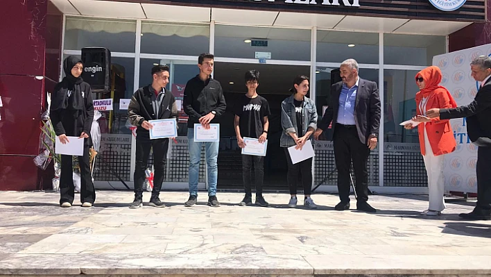 Marmara Eğitim Kurumunda 'Marmara Teknoloji Şenliği' düzenlendi  