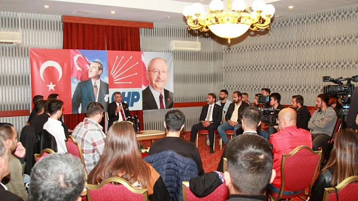 Milletvekili Erol, gençler ile buluştu 