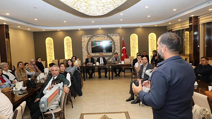 Öğretmen Akademisi programlarının konuğu sanatçı Aygün Çam oldu