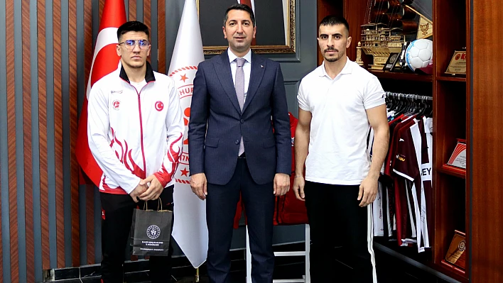 Omzundaki sakatlığa rağmen Türkiye üçüncüsü oldu