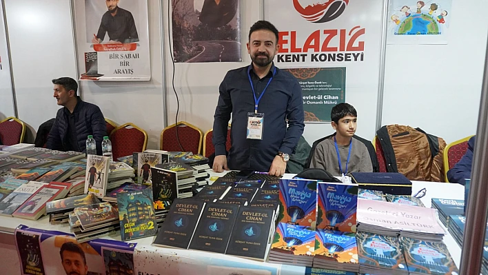 Özek'in 'Devlet-ül Cihan Bir Osmanlı Mührü' kitabına yoğun ilgi