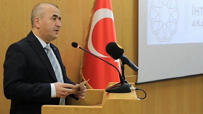 TÜGVA'nın düzenlediği panelde Vali Hatipoğlu gençlere seslendi