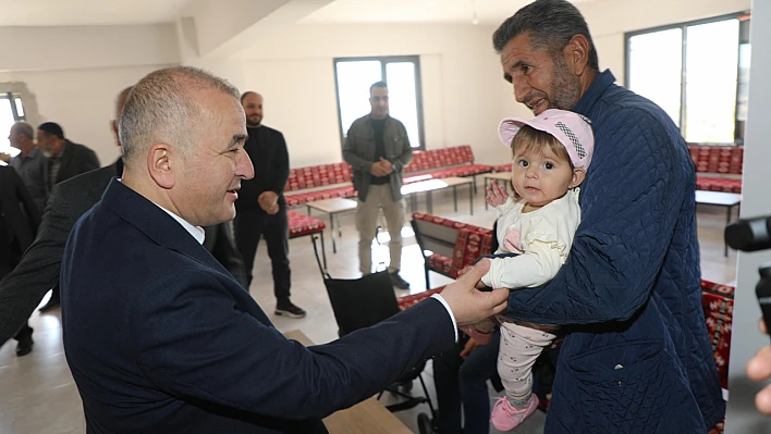 Vali Hatipoğlu, Karşıyaka Mahallesi Taziye Evi'nde incelemelerde bulundu