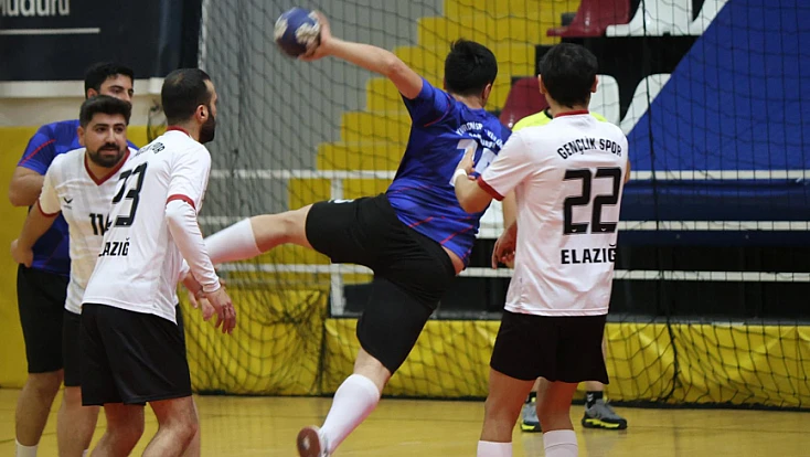Elazığ Gsk Hentbol Takımından 7’de 7 ve Playoff Gururu