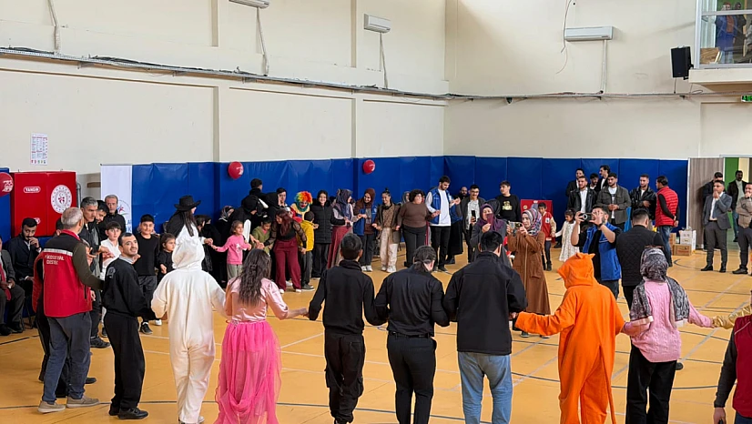 AK Parti Gençlik Kollarından 'Aramızdaki Engelleri Kaldırıyoruz' etkinliği