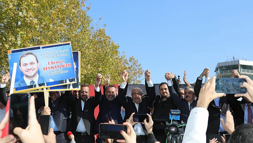 Başkan Selmanoğlu'na havalimanında coşkulu karşılama