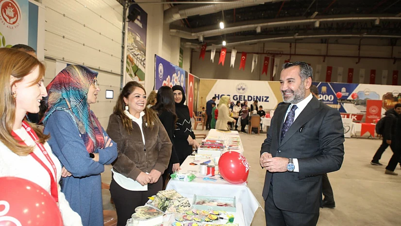 Başkan Şerifoğulları, Ailefest'te ailelerle buluştu Genç çiftin nikahını kıydı