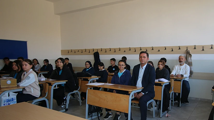 Başkan Yücel Doğan'dan öğrencilere destek