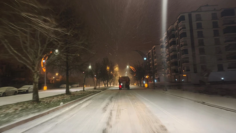 Elazığ Belediyesi'nden karla mücadele çalışmaları
