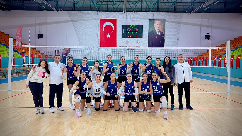 Elazığ Belediyespor Kadın Voleybol Takımı, zirvedeki yerini perçinledi