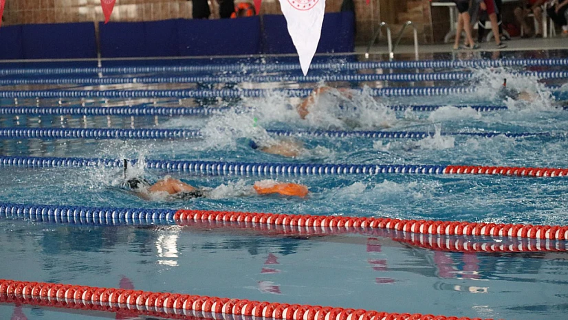 Elazığ'da paletli yüzmede 'Cumhuriyet Kupası' heyecanı