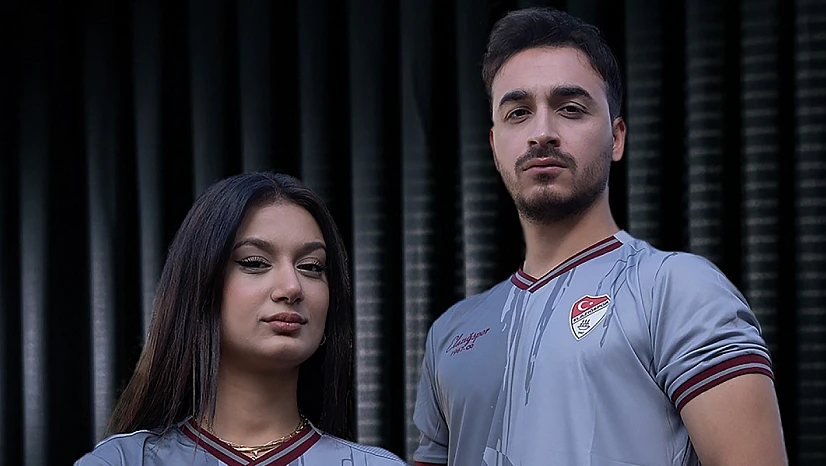 Elazığspor taraftar formaları satışta