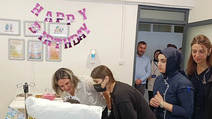 Fırat Üniversitesi Palyatif Bakım Kliniği'nde Doğum Günü Sürprizi