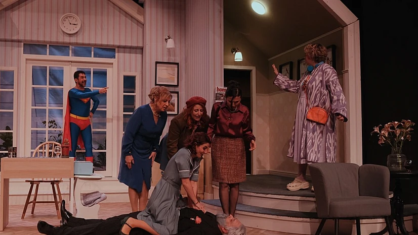 'Hayaletle Dans' Elazığ'da kapalı gişe sahnelendi