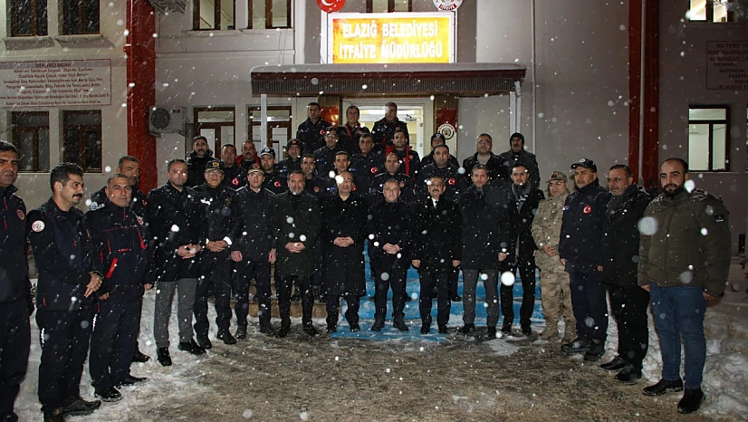 İşçiler mesaide, Hizmet-İş Sahada: Emekçinin yanında, görevinin başında