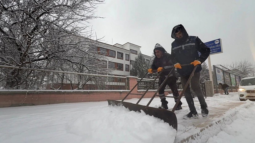 Karla mücadele çalışmaları aralıksız sürüyor
