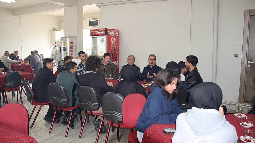 'Sivrice Hazar Gölü Nefes Alsın' sloganıyla üniversitelilerden anlamlı temizlik projesi