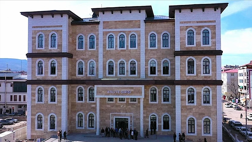 Zimmetine para geçiren zabıt kâtibi ihraç edildi