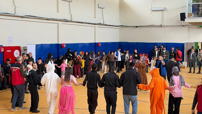 AK Parti Gençlik Kollarından 'Aramızdaki Engelleri Kaldırıyoruz' etkinliği