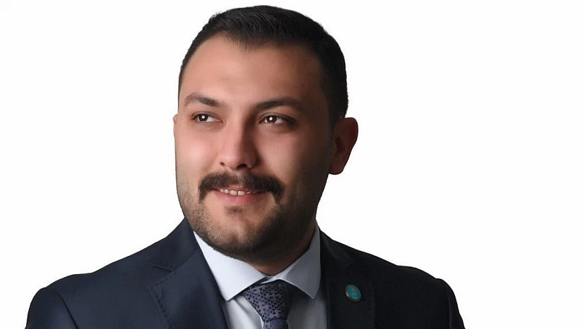 Burak Özgül: 'Gençler 2026 yılına umutla bakmak istiyor'