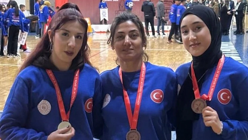 Depremin yıl dönümünde Elazığ'a 3 madalya