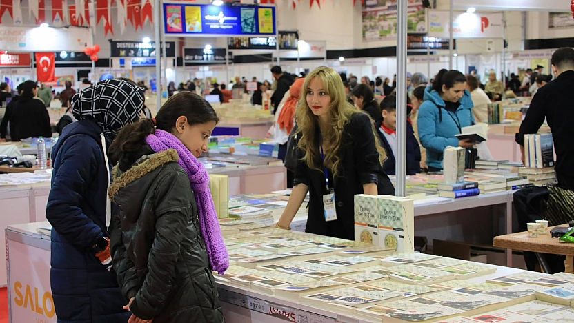 Elazığ Belediyesi 6. Kitap Fuarı'na ziyaretçi akını