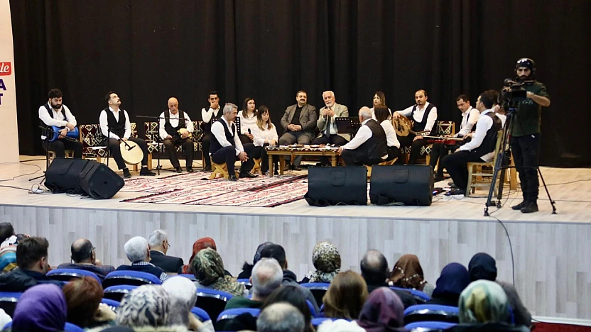 Elazığ Belediyesi'nden kürsübaşı gecesi