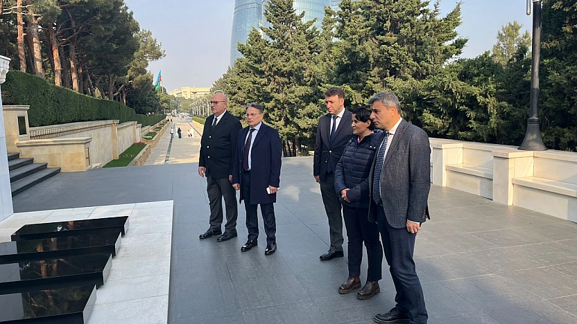 Elazığ heyetinden Bakü Türk Şehitliği'ne ziyaret