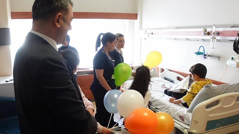 Fırat Üniversitesi Hastanesi'nden karne sevincine anlamlı destek