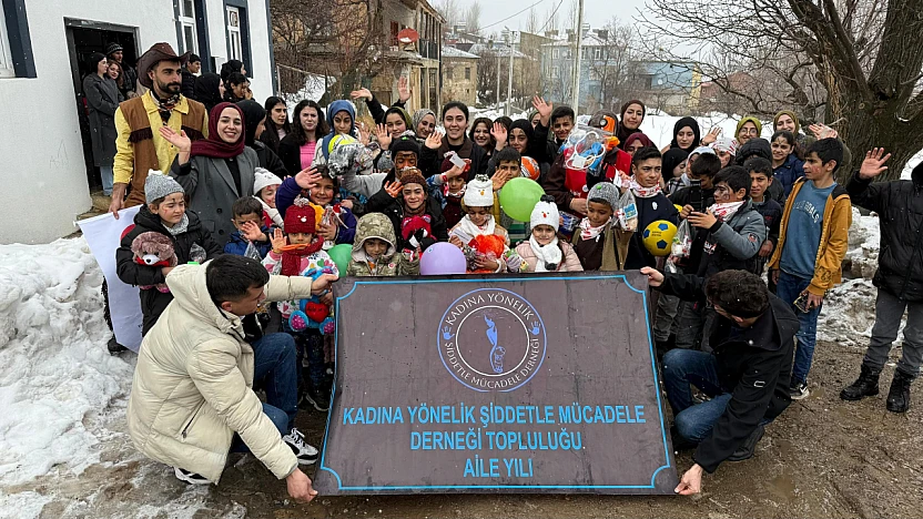 Gülnar Karagöl Van Gevaş'ta yüreklere dokundu