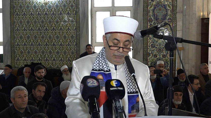 Hafızlık icazet töreninde 120 hafız diplomalarını aldı