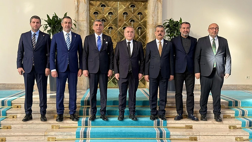 İl protokolü tek masa etrafında buluştu