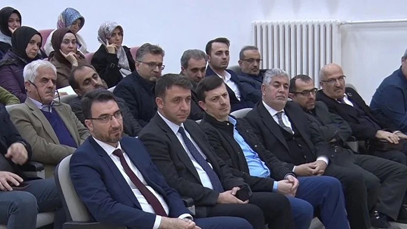 'İlahiyatçı Kimliğinin Sorumlulukları' konulu konferans