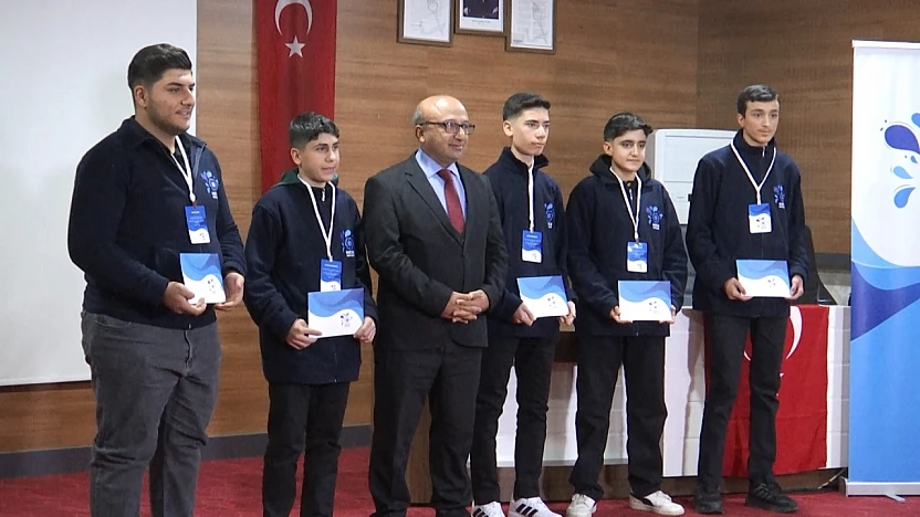 Öğrenciler MESS Eğitim Vakfı tarafından ödüllendirildi