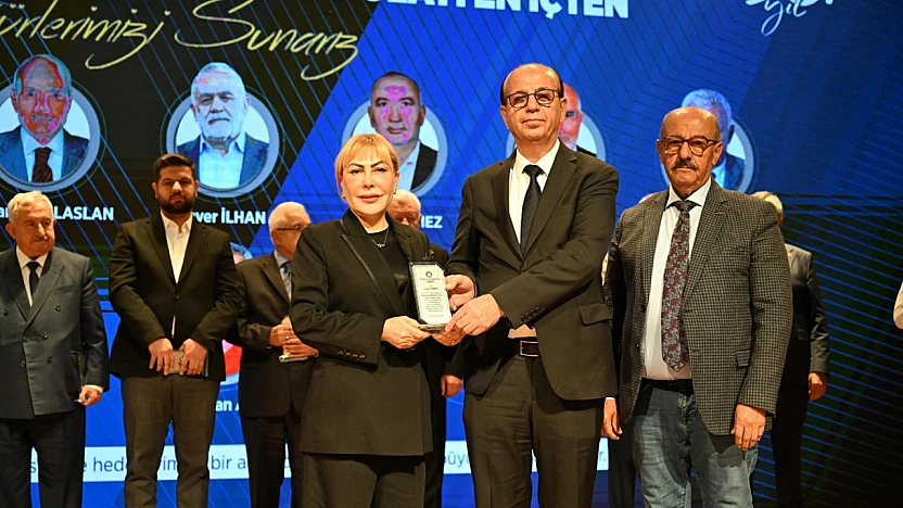 Prof. Dr. Yasemin Açık'a İnönü Üniversitesi'nden plaket