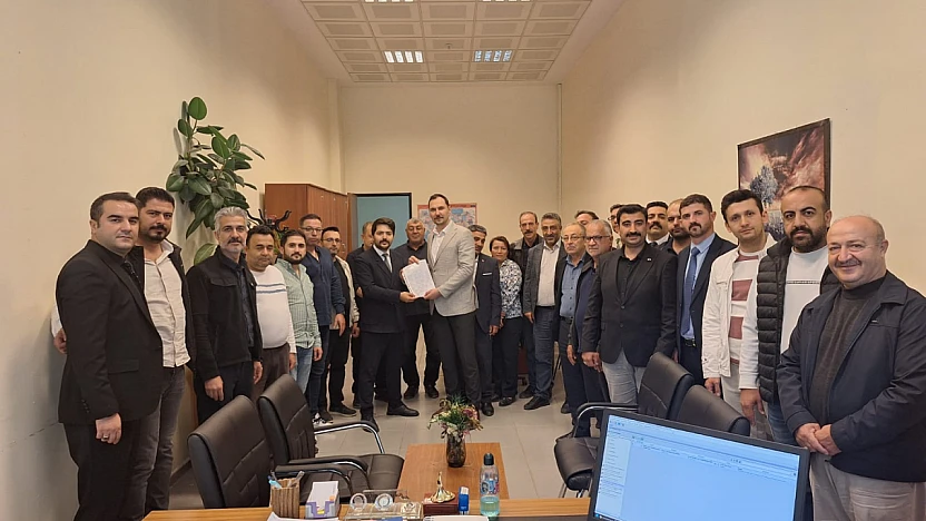 Türk Büro-Sen Elazığ Şube Başkanı Tarkan Ömer Bankur'a mazbata töreni