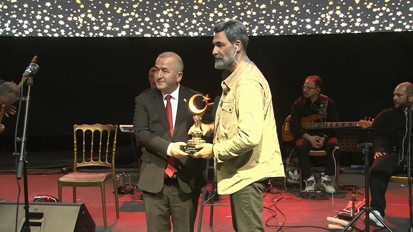 Uğur Işılak, hayran bıraktı