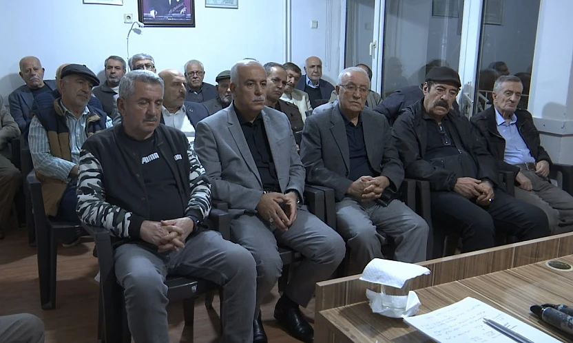 Ahde Vefa Derneği'nde 'Cumhuriyet'in Dünü ve Bugünü' konuşuldu