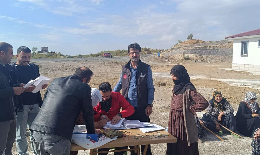 Arıcak ilçesinde anahtar teslimi yapıldı