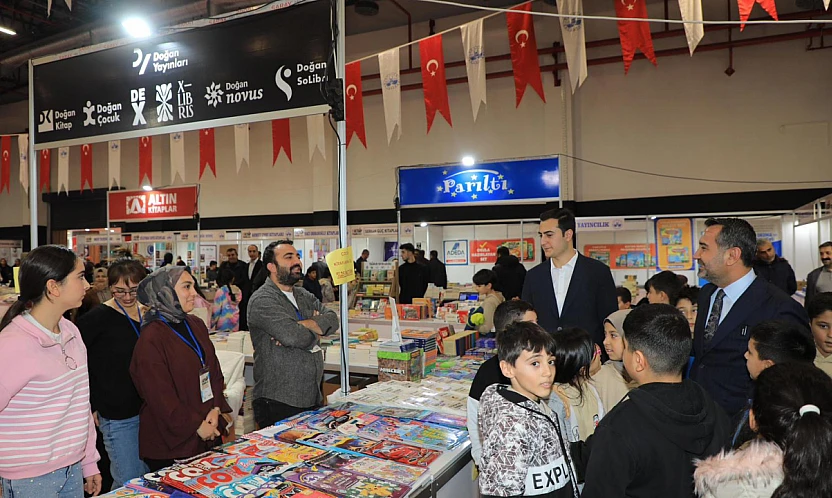 Başkan Şerifoğulları, 6. Kitap Fuarı'nı ziyaret etti