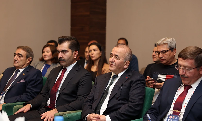 'Beyaz Ev' Modeli Antalya'da uluslararası sahneye çıktı