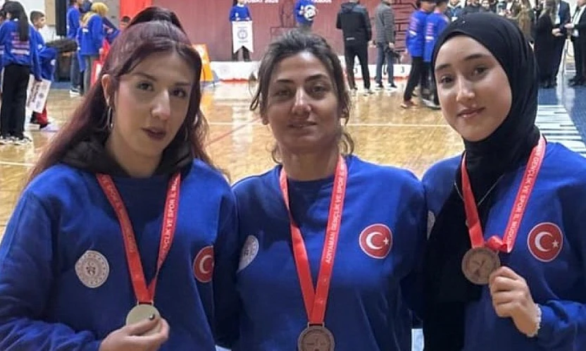 Depremin yıl dönümünde Elazığ'a 3 madalya