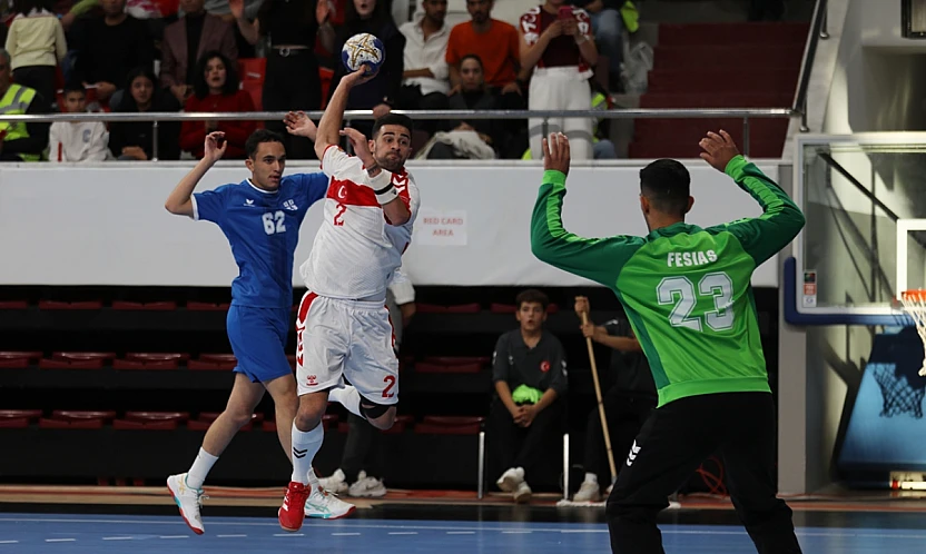 Dünya Şampiyonası elemelerinde A Milli Takımımız rakibine fark attı