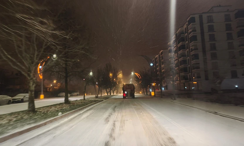 Elazığ Belediyesi'nden karla mücadele çalışmaları