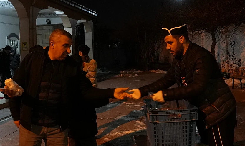 Elazığ Belediyesi'nden Miraç Kandili'nde kandil simidi ve tatlı ikramı